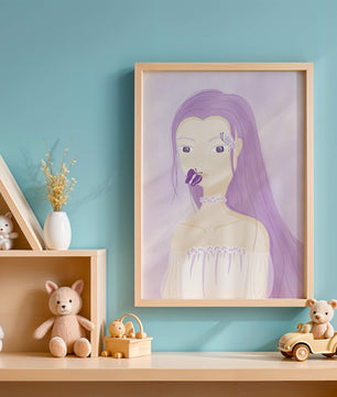 Ilustración de una mujer con cabello morado y mariposas