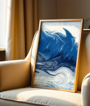 Pintura abstracta de ola oceánica azul y blanca con patrones giratorios