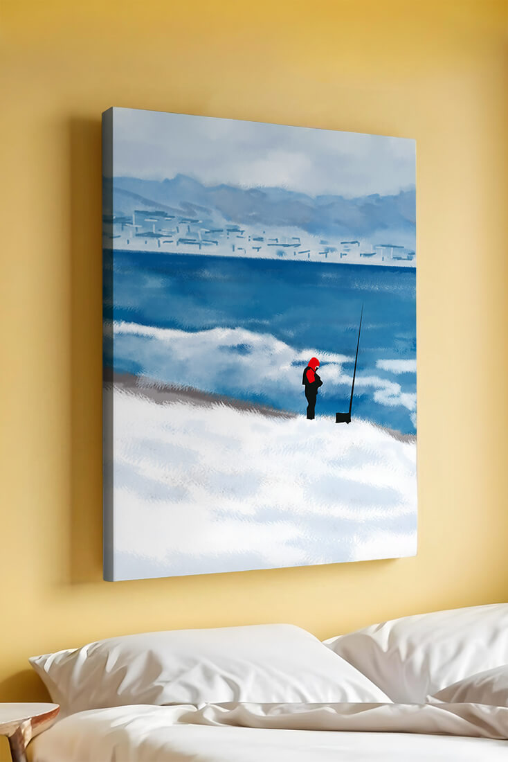 Winterlandschaft mit Person in roter Jacke am Meer