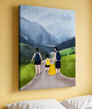 Famiglia in escursione in uno scenario montano panoramico con zaini