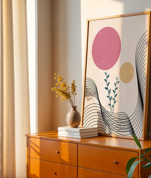 Composition florale abstraite avec des cercles roses et orange sur fond minimaliste