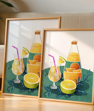Ilustración colorida de bebidas cítricas con botella y vaso
