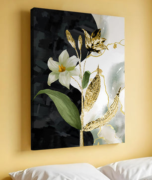 Diseño floral abstracto con detalles dorados y oscuros
