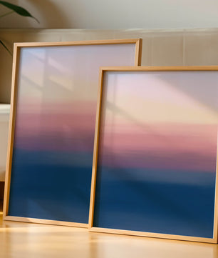 Atardecer abstracto y tranquilo sobre el océano con cielo degradado