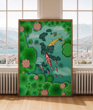 Étang à carpes koï vibrant avec des fleurs de lotus et des nénuphars verts