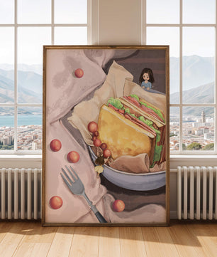 Niñas miniatura caprichosas cerca de un sándwich con tomates y tenedor