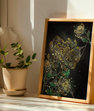 Œuvre élégante de chrysanthèmes dorés et verts sur fond sombre