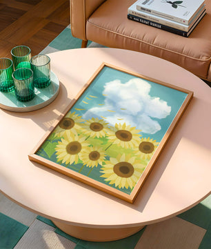 Sonnenblumen in einer hellen Wiese mit blauem Himmel und Wolken