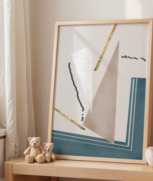 Abstraktes geometrisches Kunstwerk mit goldenen Elementen