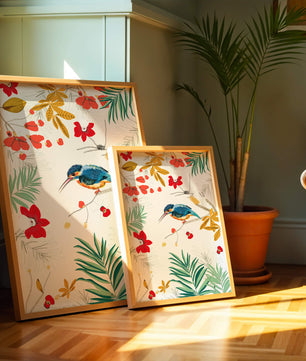 Oiseaux et feuillages colorés dans un décor botanique tropical