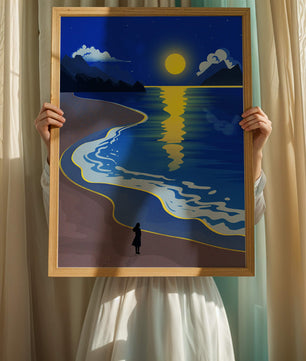 Plage au clair de lune avec montagnes et reflets sous le ciel nocturne