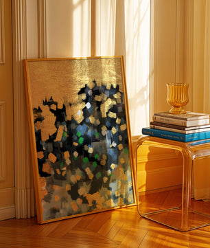 Arte abstracto con dorado y pinceladas coloridas