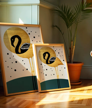 Ilustración elegante de flamenco dorado y negro con elementos de puntos abstractos