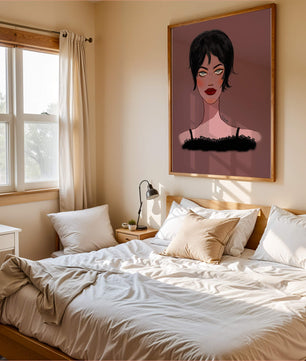 Illustration einer Frau mit kurzen schwarzen Haaren und auffälligem Make-up auf braunem Hintergrund
