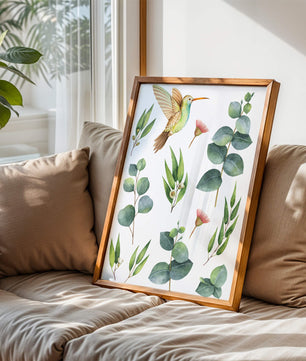 Illustration d'un colibri à l'aquarelle et de feuilles d'eucalyptus