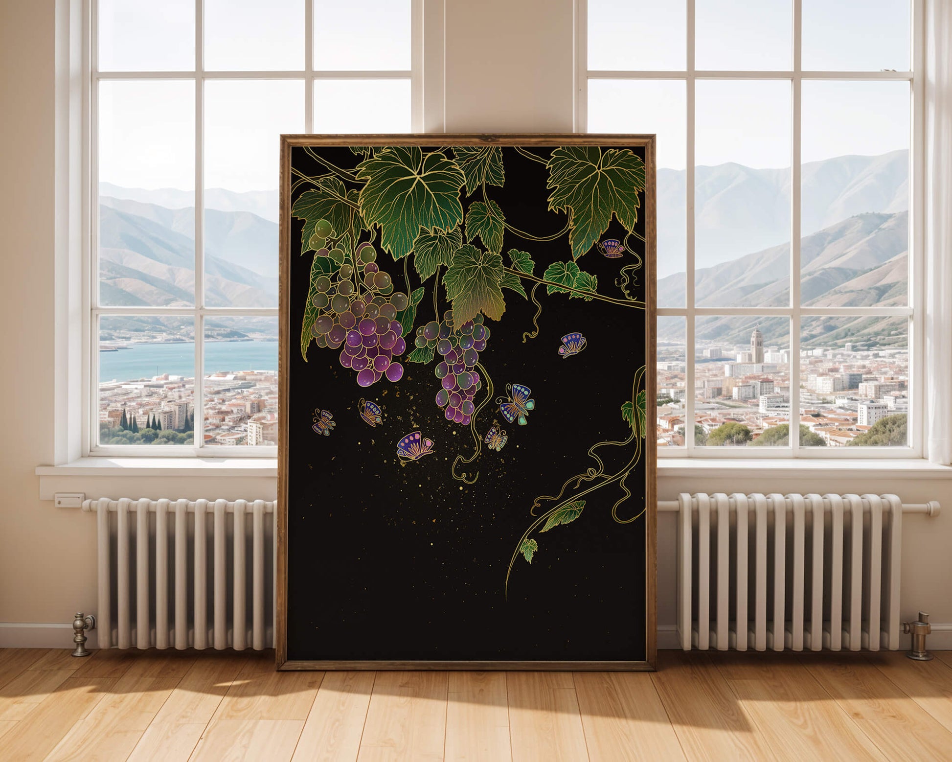 Uvas elegantes y mariposas sobre un fondo oscuro
