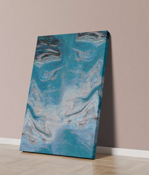 Pintura texturizada abstracta en azul y crema con patrones giratorios