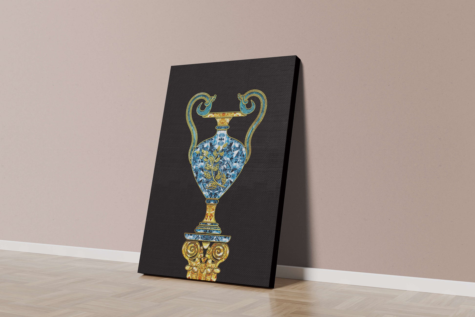 Elegante jarrón con incrustaciones de joyas y detalles dorados y azules sobre fondo negro
