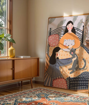 Escena interior acogedora con mujeres, gatos y elementos decorativos