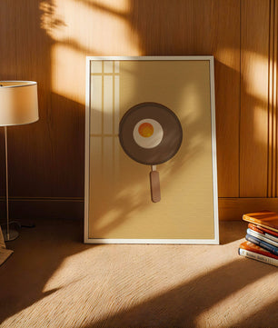 Fried Egg in a Pan on a Light Brown Background - Mi tienda