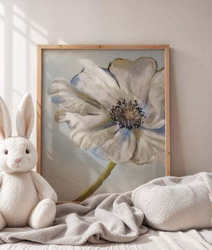 Art captivant de fleurs blanches avec des nuances de bleu sur un fond pastel