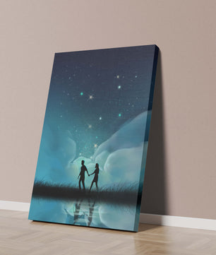 Pareja romántica paseando bajo la noche estrellada con reflejos celestiales