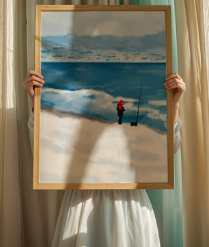 Winterlandschaft mit Person in roter Jacke am Meer