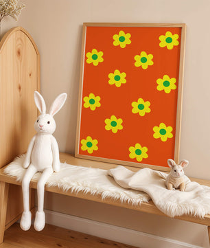 Buntes Blumenmuster mit gelben Blumen auf orangefarbenem Hintergrund