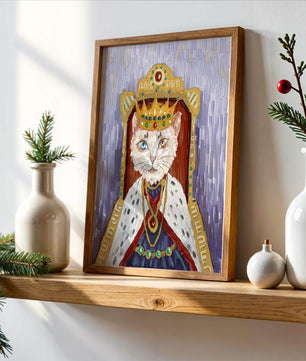 Portrait félin majestueux avec une couronne royale dorée