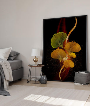 Art abstrait floral avec des feuilles de gingko dorées et un fond sombre