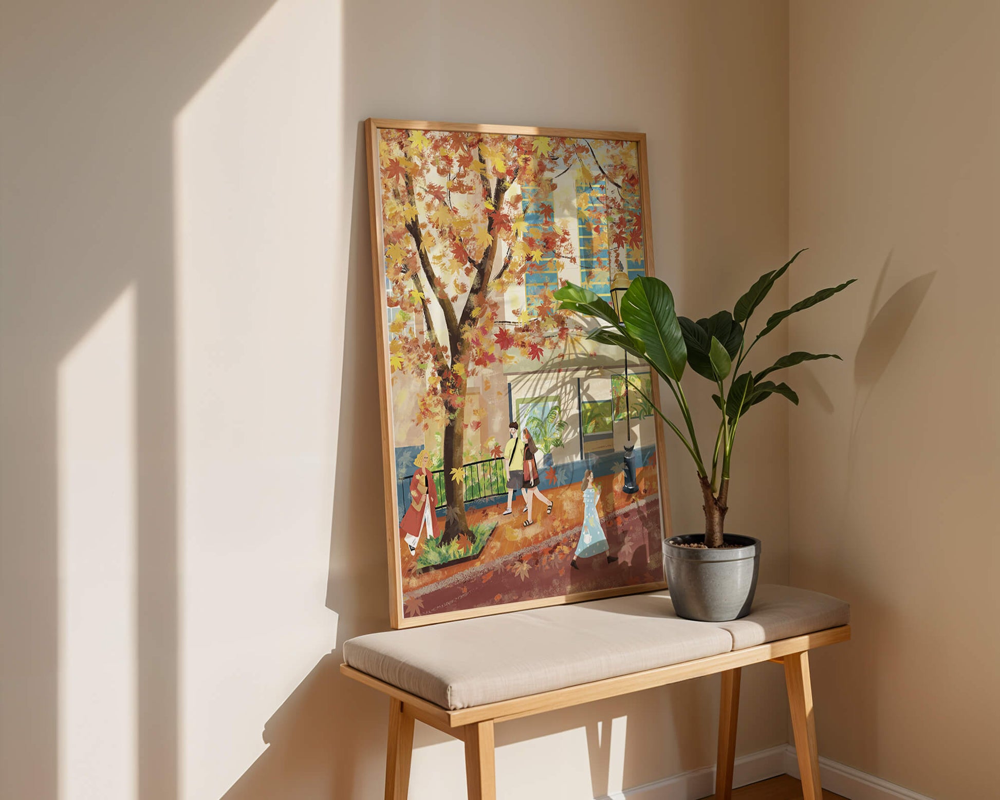 Calle de la ciudad en otoño con hojas coloridas y personas caminando