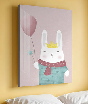 Ilustración adorable de un conejo con globo rosa y corona dorada