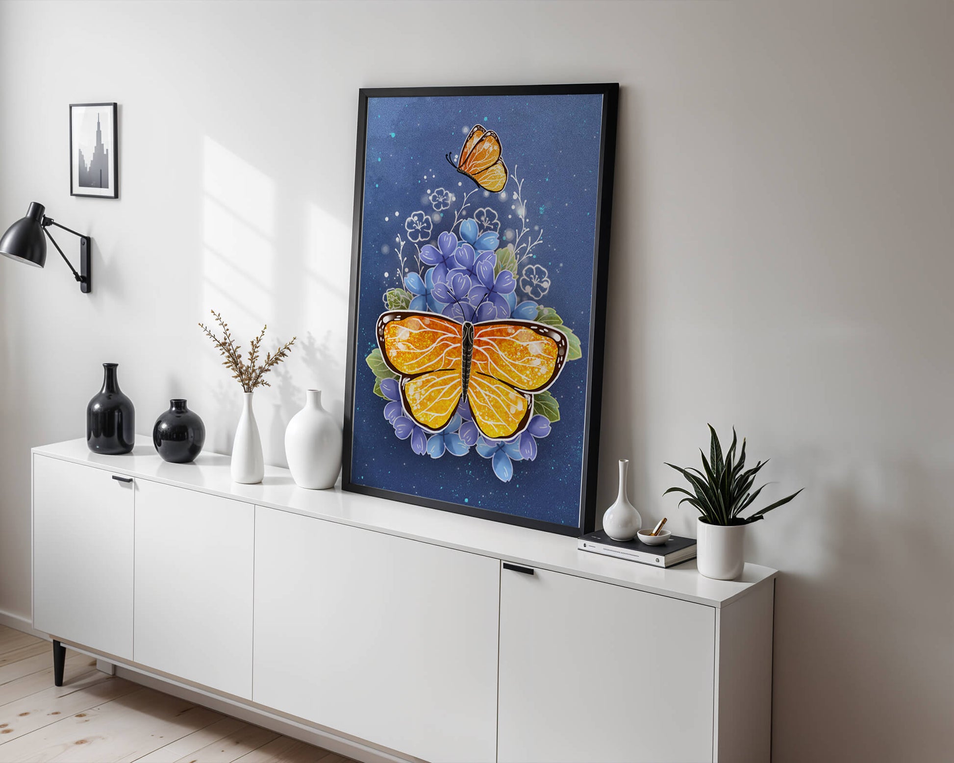 Colorida ilustración de mariposa y flores azules