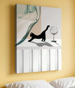 Composición abstracta con gato negro y copa de vino sobre fondo geométrico