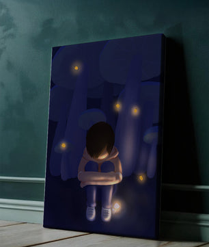 Paysage nocturne serein avec un personnage réfléchi au milieu de vers luisants et de champignons
