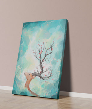Ciervo surrealista con ramas como cuernos sobre fondo nublado en tonos pastel