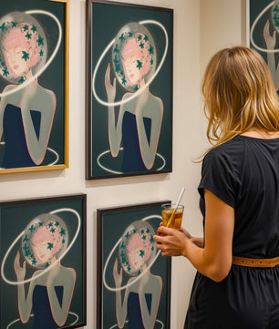 Portrait fantastique onirique avec une silhouette éthérée aux cheveux roses