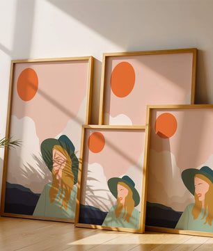 Abstrakte Illustration einer Frau mit Hut vor einer Kulisse aus Sonne und Bergen