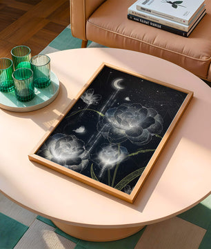 Fleur nocturne avec floraisons au clair de lune et papillon illuminé