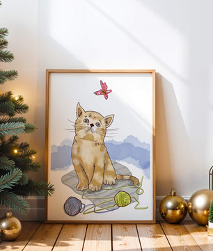 Adorable Kitten Playing with Yarn and Watching Butterfly - Mi tienda