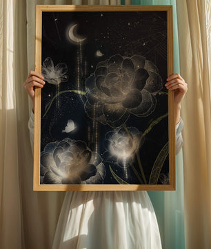 Fleur nocturne avec floraisons au clair de lune et papillon illuminé
