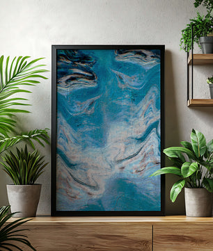 Pintura texturizada abstracta en azul y crema con patrones giratorios