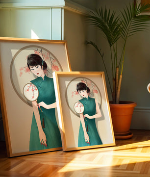 Elegante Illustration einer Frau in traditioneller Kleidung mit einem Fächer mit Kirschblüten