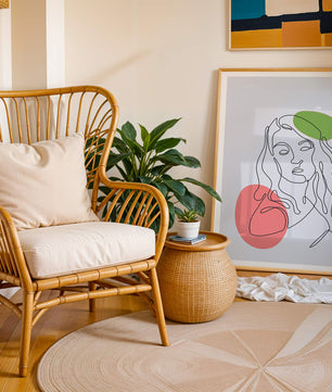 Line Art Portrait auf grauem Hintergrund mit Farbakzenten 