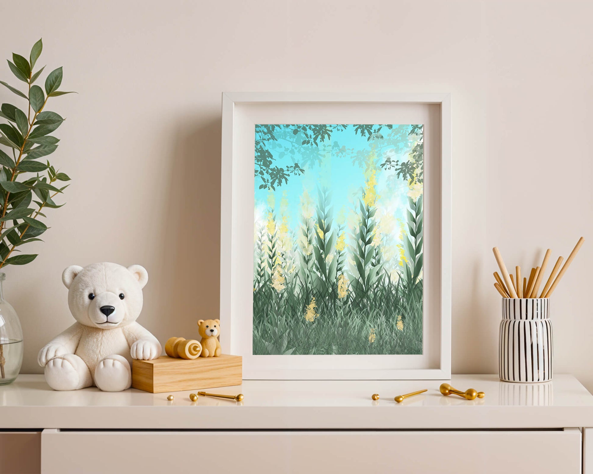 Jardín sereno con hojas verdes altas y flores amarillas bajo el cielo azul