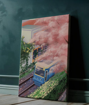 Zug in Kirschblütenlandschaft mit modernem Gebäude