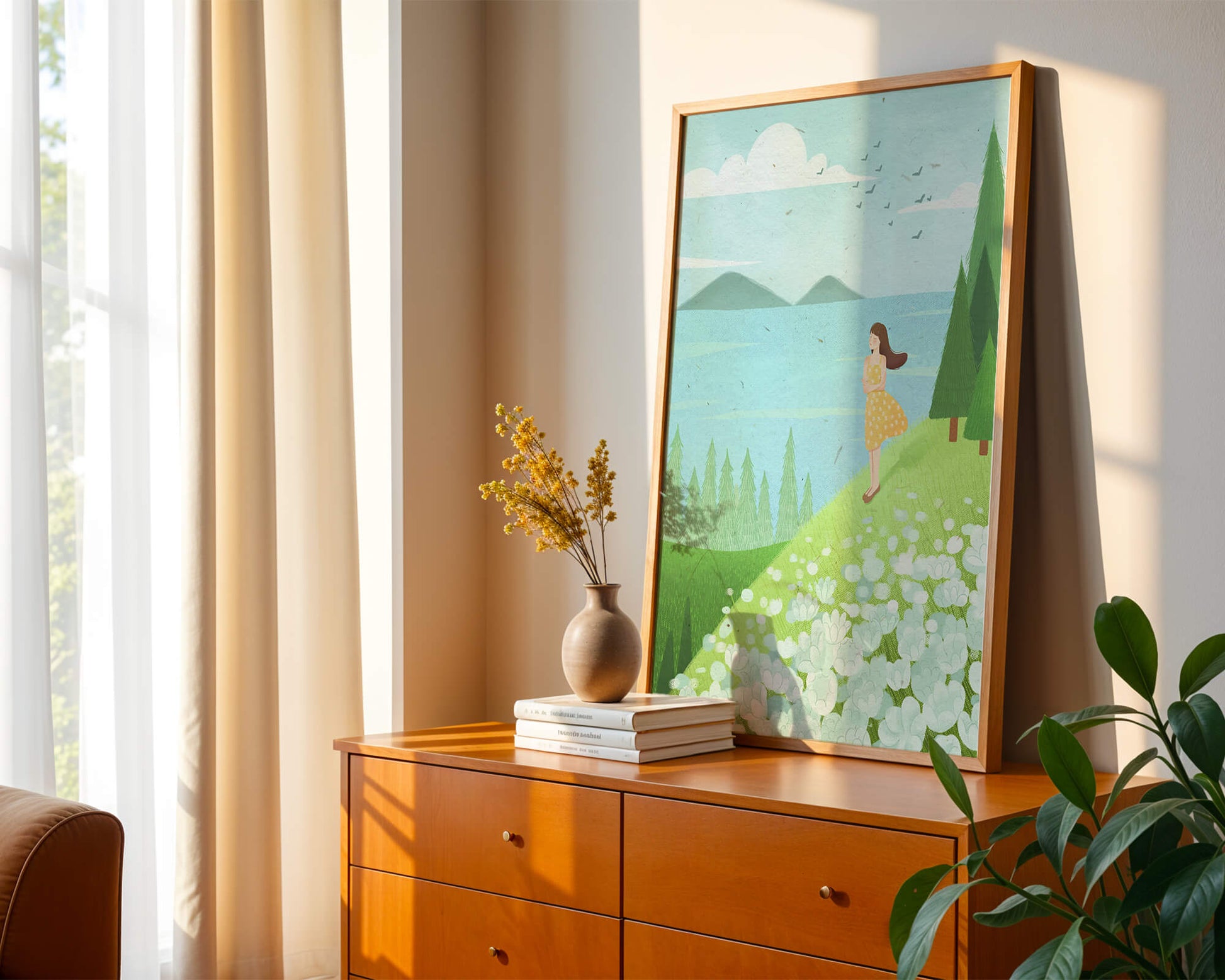 Mujer en vestido amarillo en la ladera con flores y árboles