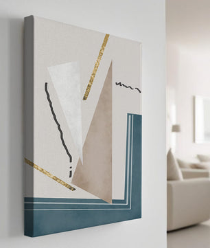 Abstraktes geometrisches Kunstwerk mit goldenen Elementen