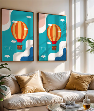 Bunte Heißluftballon-Illustration mit Wolken und abstrakten Formen
