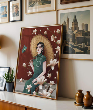 Mujer elegante con parasol y flores de magnolia sobre fondo rojo